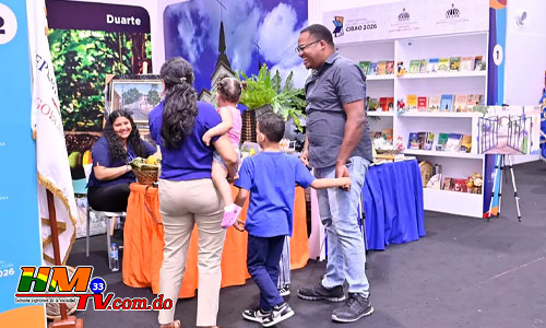 Feria Regional del Libro atrae visitas de todo el Cibao